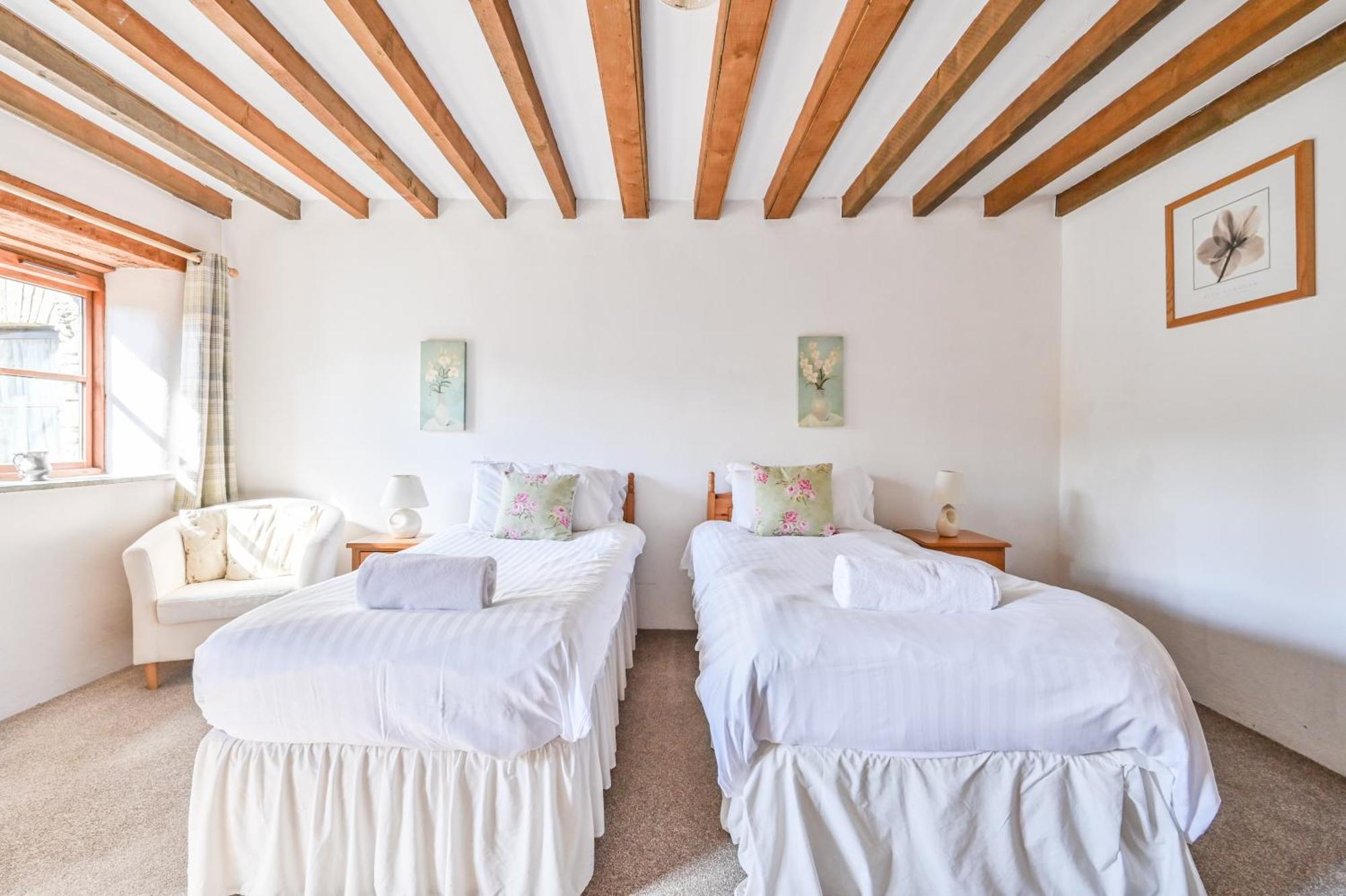 Polean Farm Cottages - With Free Animal Feeding And Pony Rides And Free Access To A Nearby Pool Лу Стая снимка