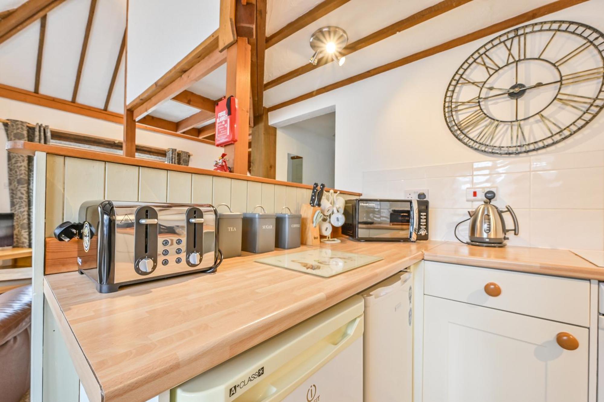 Polean Farm Cottages - With Free Animal Feeding And Pony Rides And Free Access To A Nearby Pool Лу Стая снимка