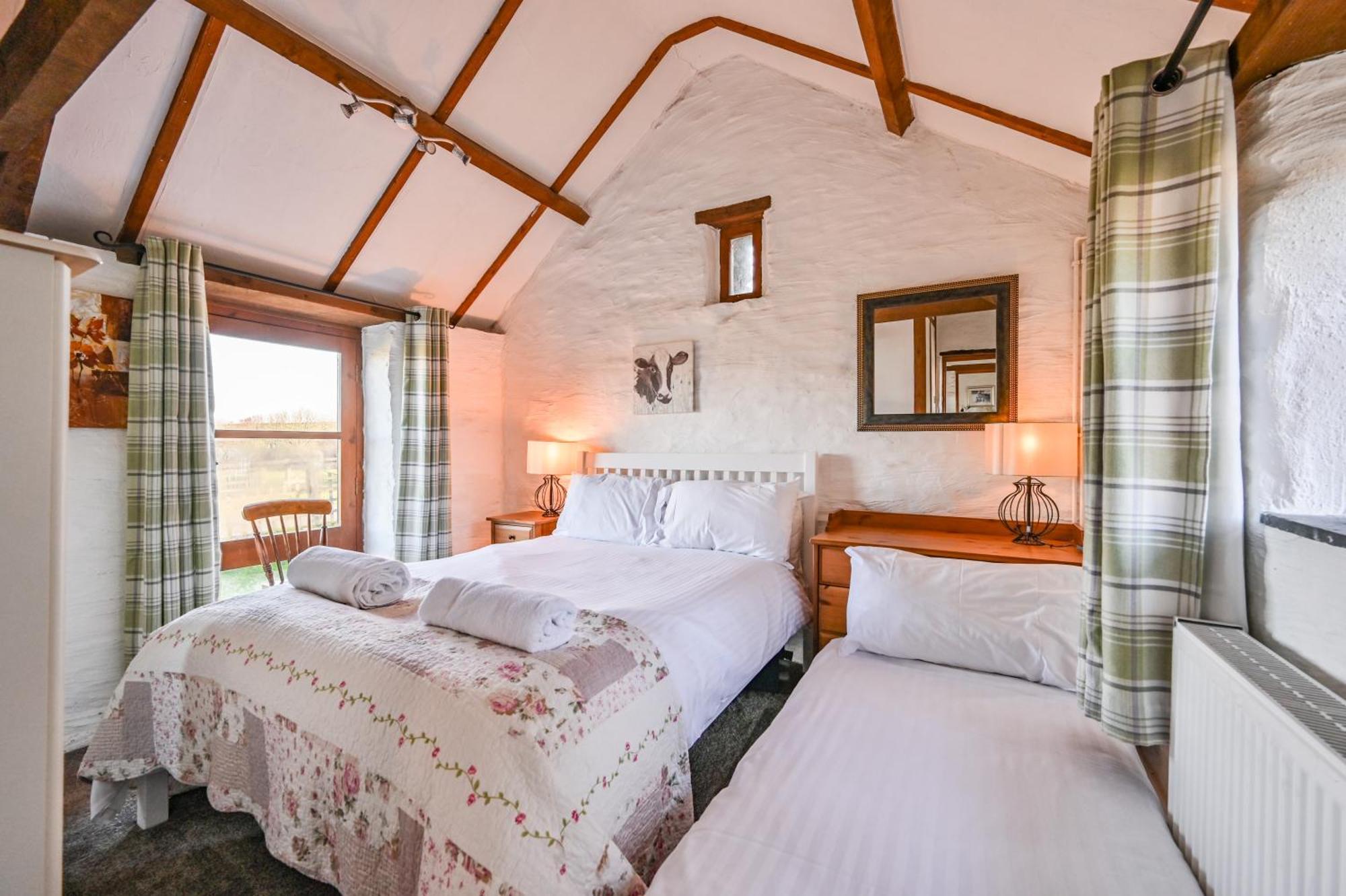 Polean Farm Cottages - With Free Animal Feeding And Pony Rides And Free Access To A Nearby Pool Лу Стая снимка